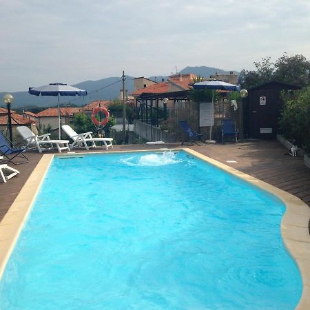 Cisano sul Neva Gli Angeli Agriturismo 빌라 외부 사진