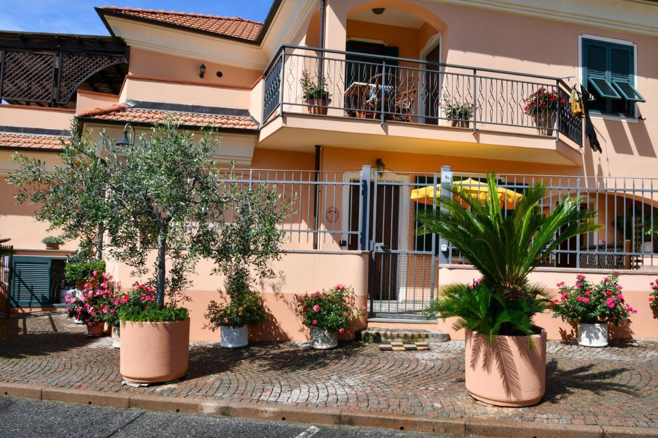 Cisano sul Neva Gli Angeli Agriturismo 빌라 외부 사진
