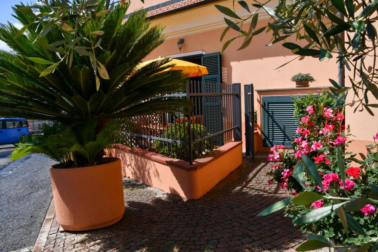 Cisano sul Neva Gli Angeli Agriturismo 빌라 외부 사진