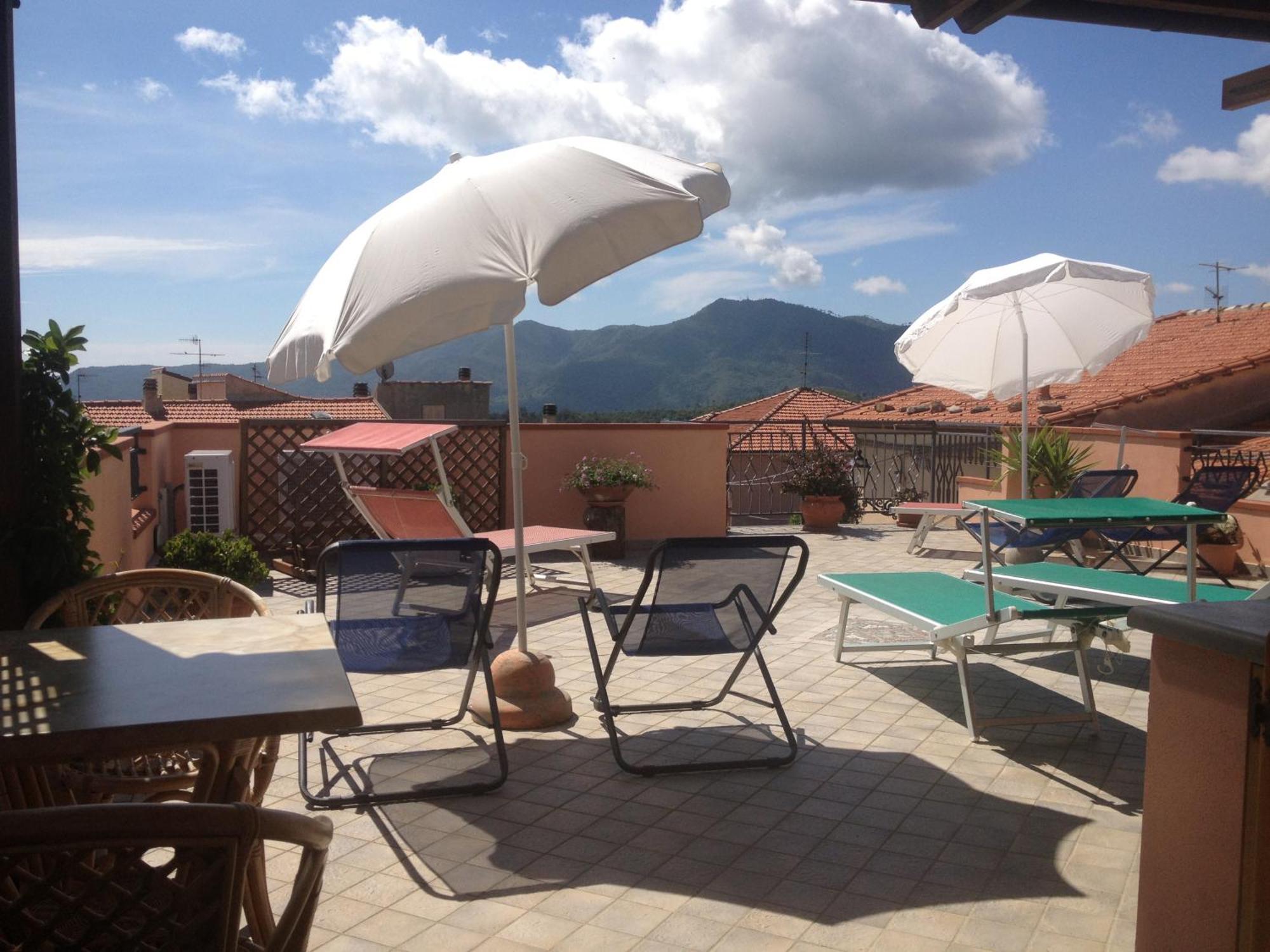 Cisano sul Neva Gli Angeli Agriturismo 빌라 외부 사진